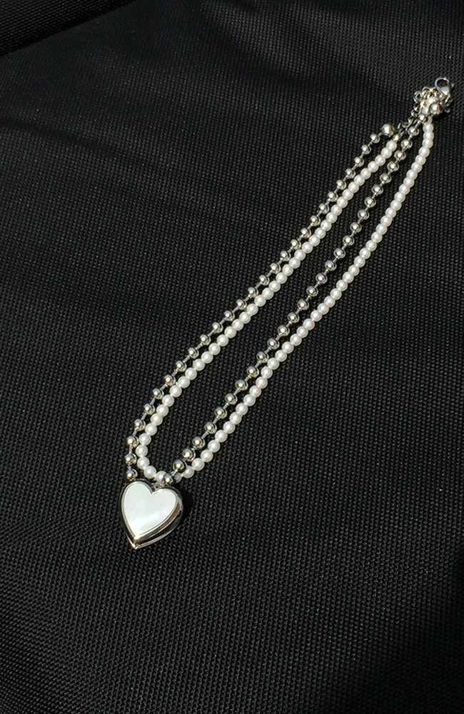 Heart core pearl necklace (1 color)